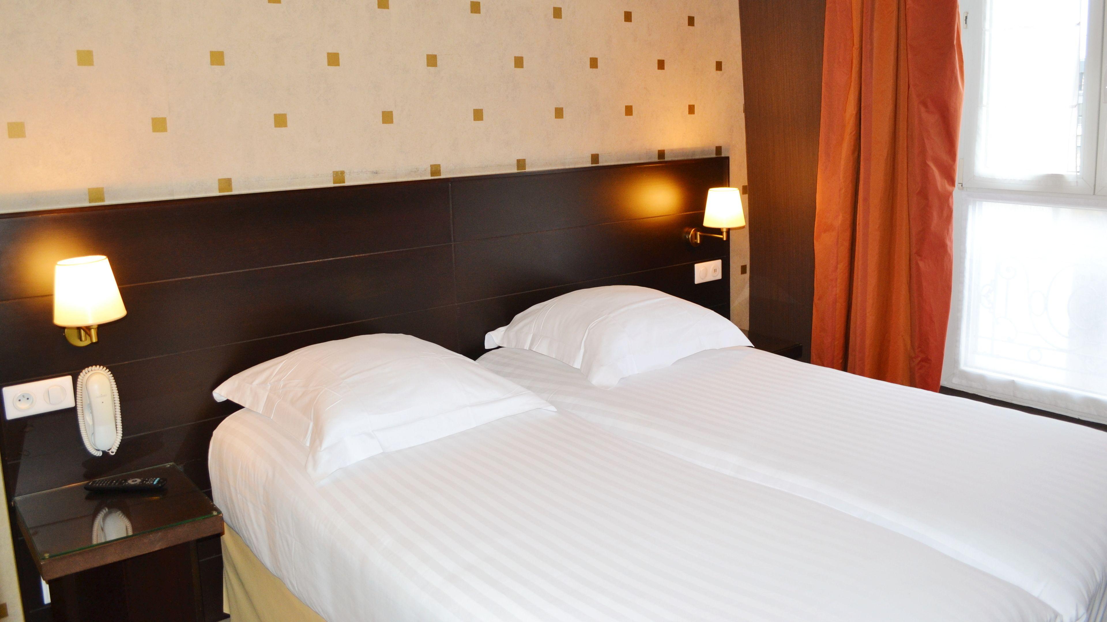 De L'exposition - Tour Eiffel Hotel Paris