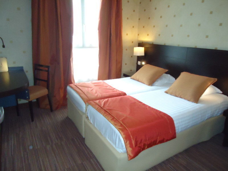 De L'exposition - Tour Eiffel Hotel