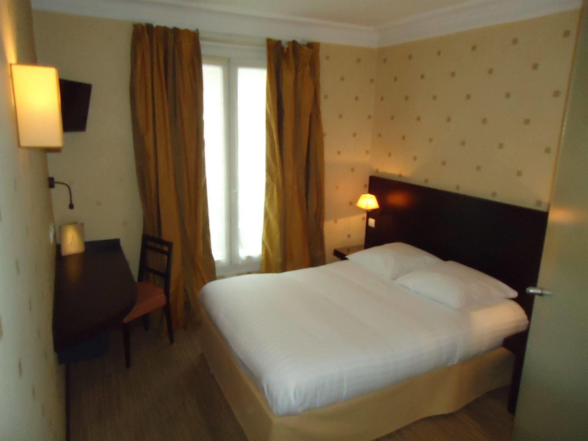 De L'exposition - Tour Eiffel 3* Paris