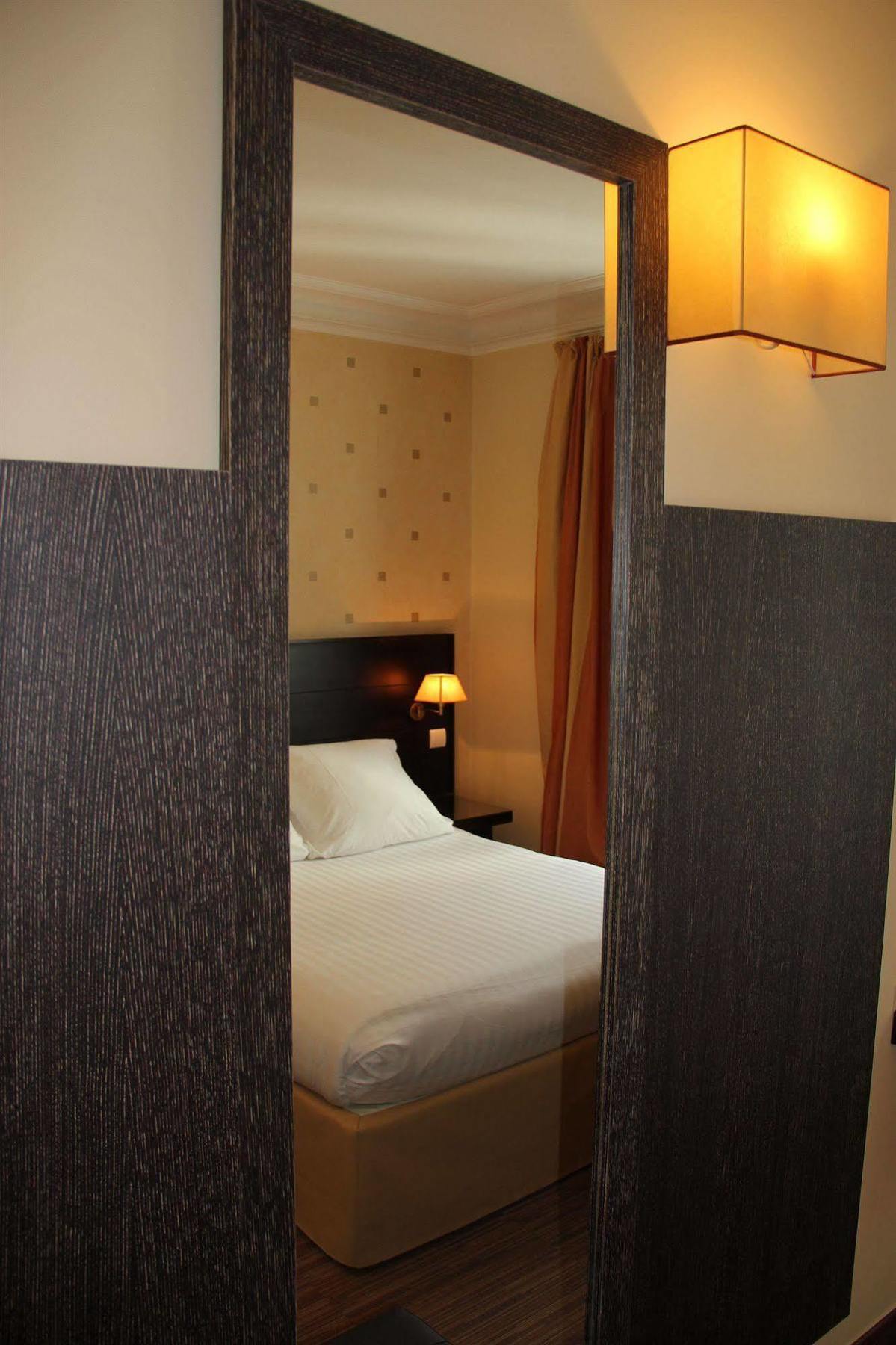 Hotel De L'exposition - Tour Eiffel Paris