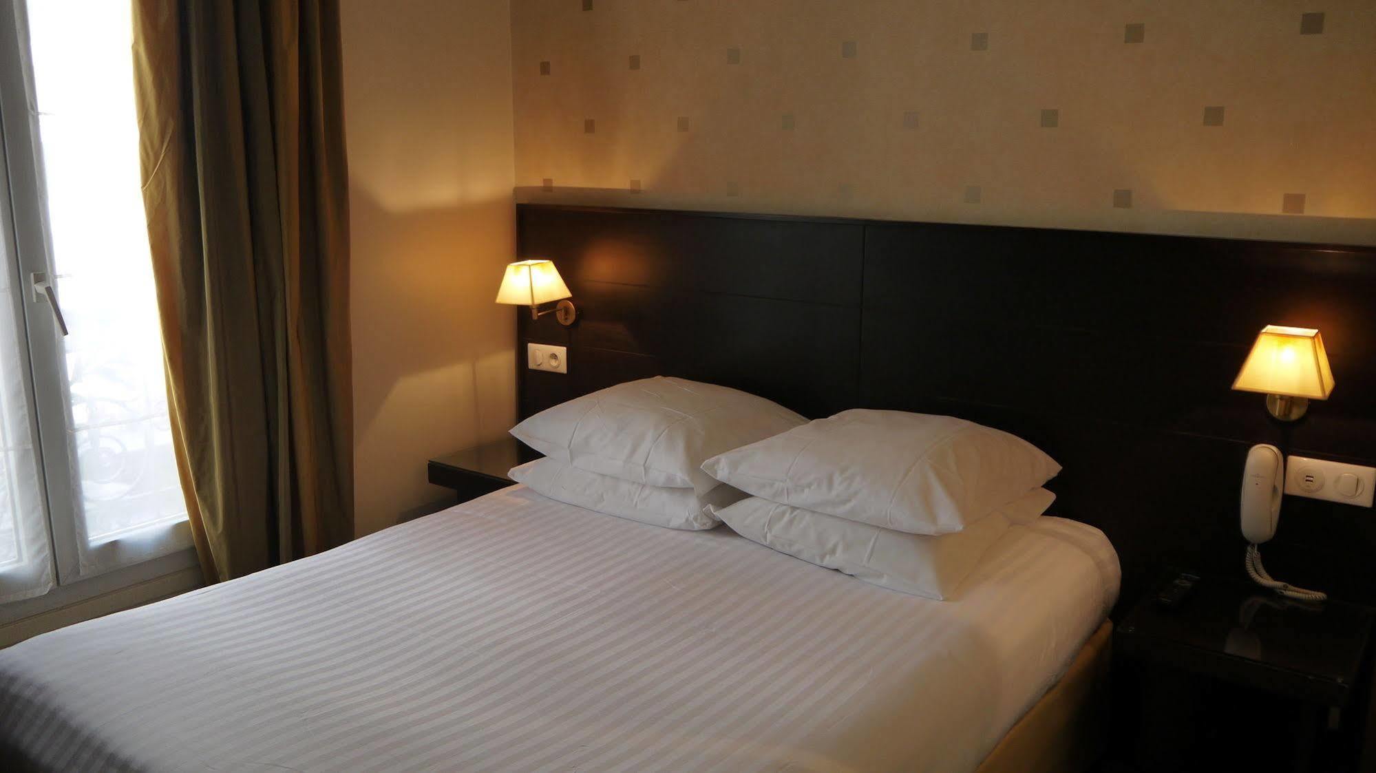 De L'exposition - Tour Eiffel 3* Paris