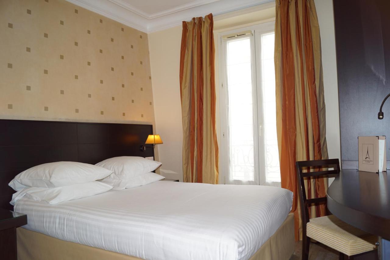 De L'exposition - Tour Eiffel Paris