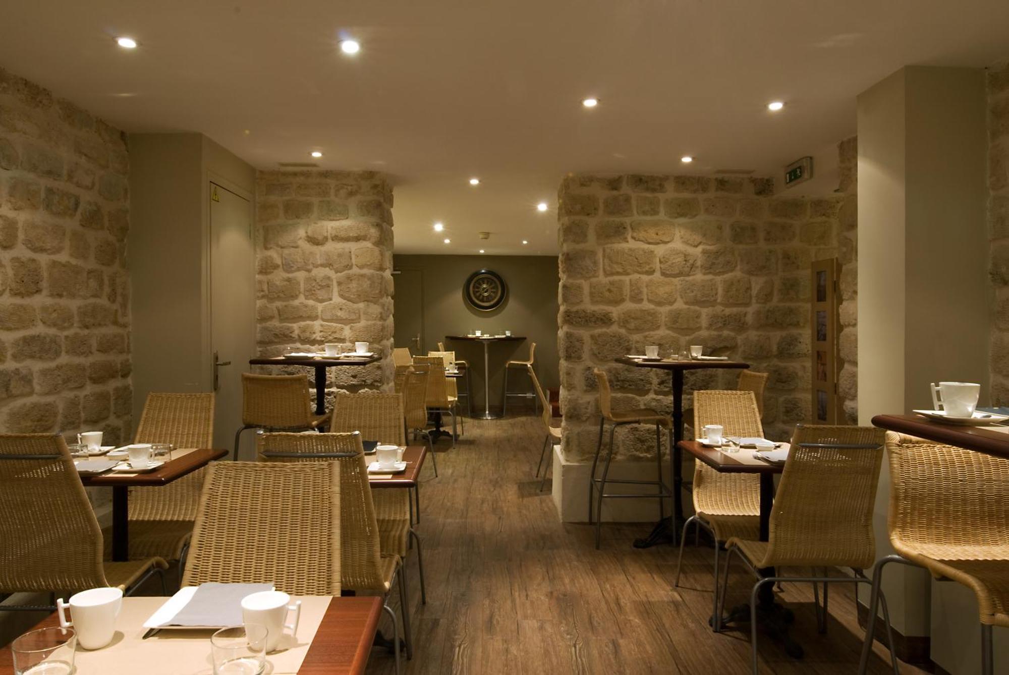 De L'exposition - Tour Eiffel 3*